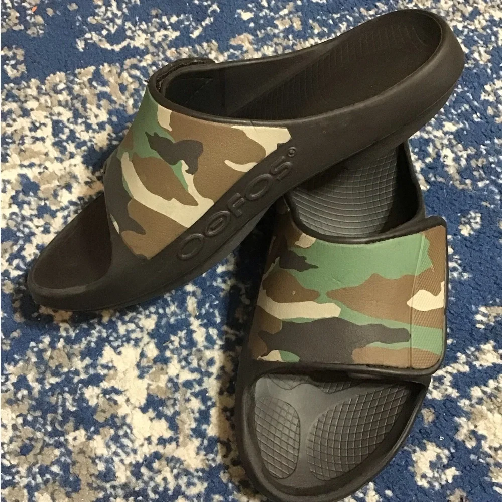 OOFOS stylish camo